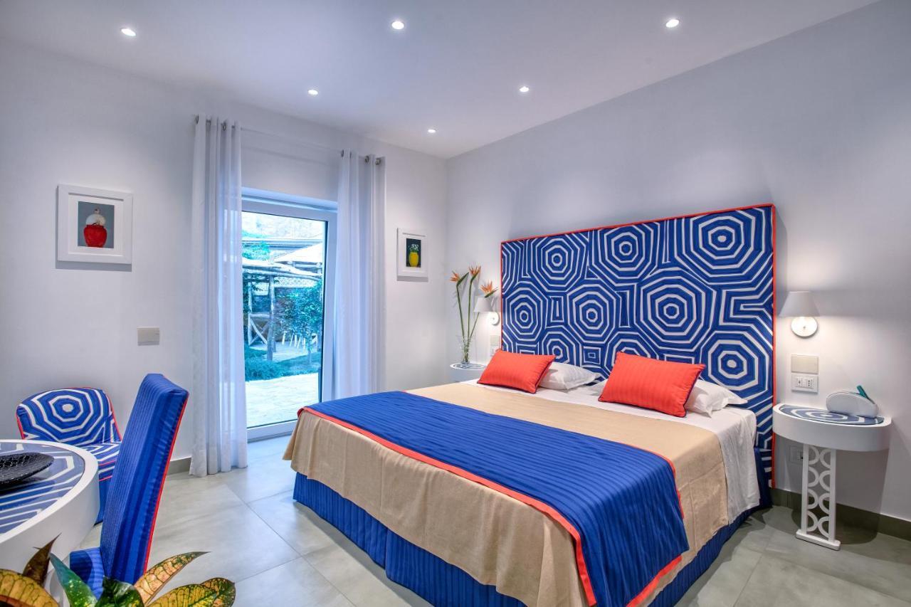 Villa Luxury Del Maggiore - Sea Side, Beach, Garden, Parking *