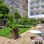 Luxury Villa Del Maggiore - Sorrento Sea Side, Beach, Garden, Parking