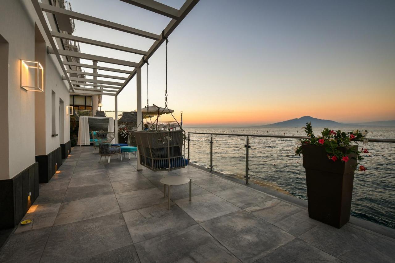 Luxury Del Maggiore - Sea Side, Beach, Garden, Parking Villa Sorrento