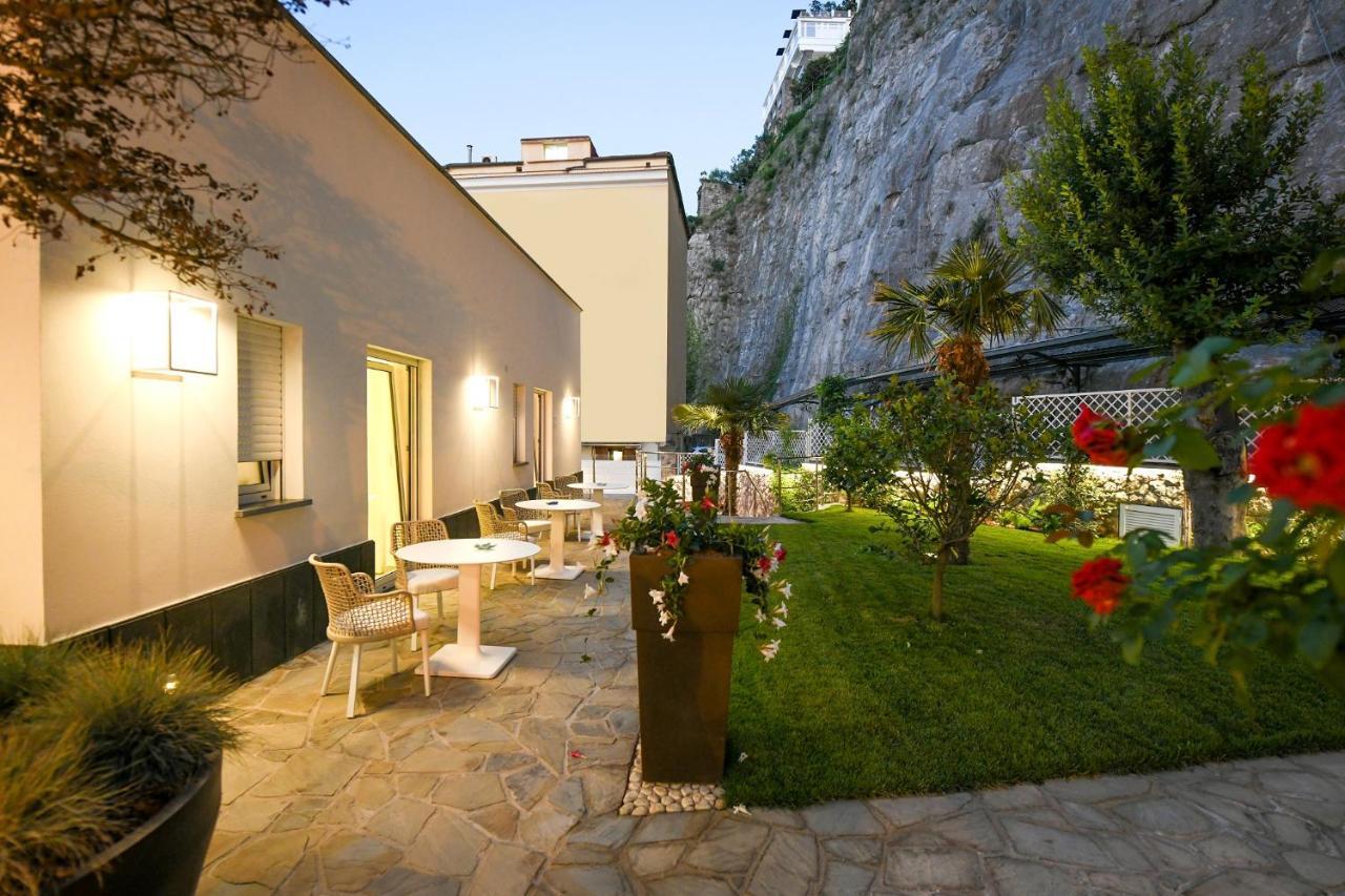 Luxury Del Maggiore - Sea Side, Beach, Garden, Parking * Sorrento