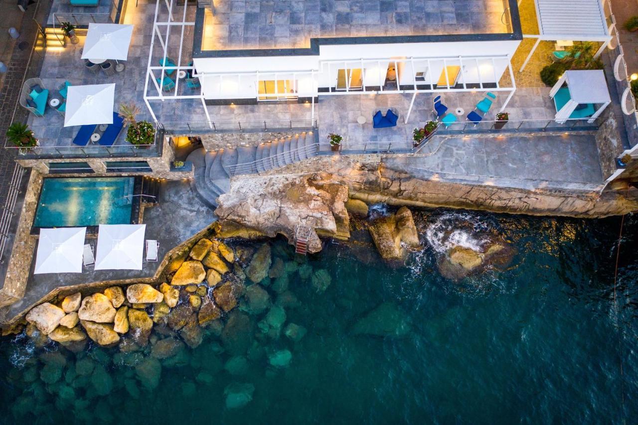 Villa Luxury Del Maggiore - Sea Side, Beach, Garden, Parking *