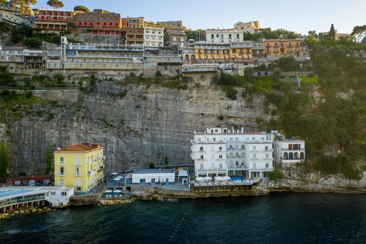 Luxury Del Maggiore - Sea Side, Beach, Garden, Parking Sorrento