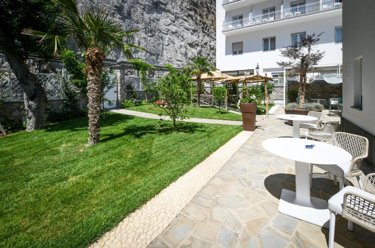 Luxury Del Maggiore - Sea Side, Beach, Garden, Parking Villa Sorrento