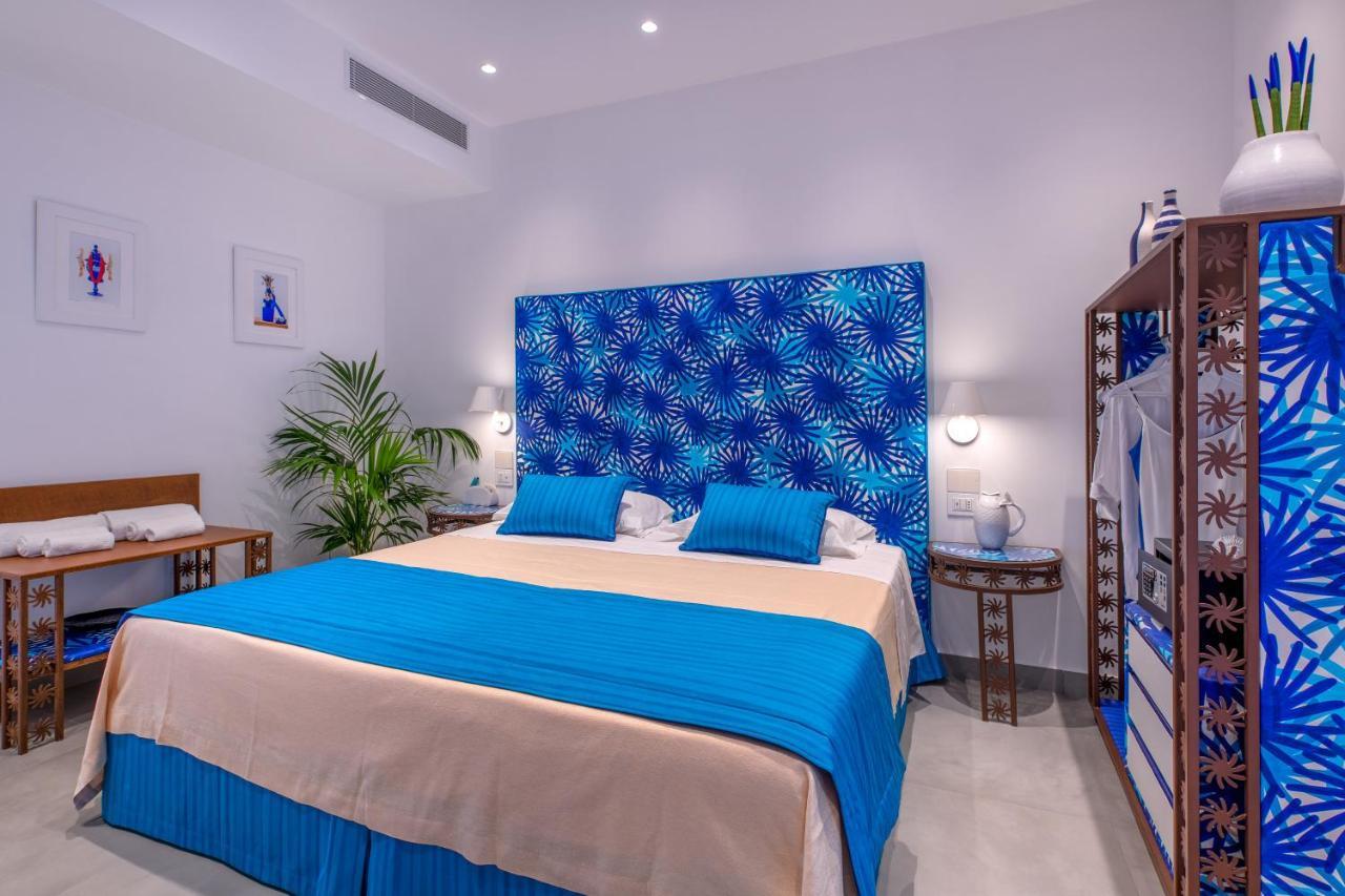 Luxury Del Maggiore - Sea Side, Beach, Garden, Parking Villa *