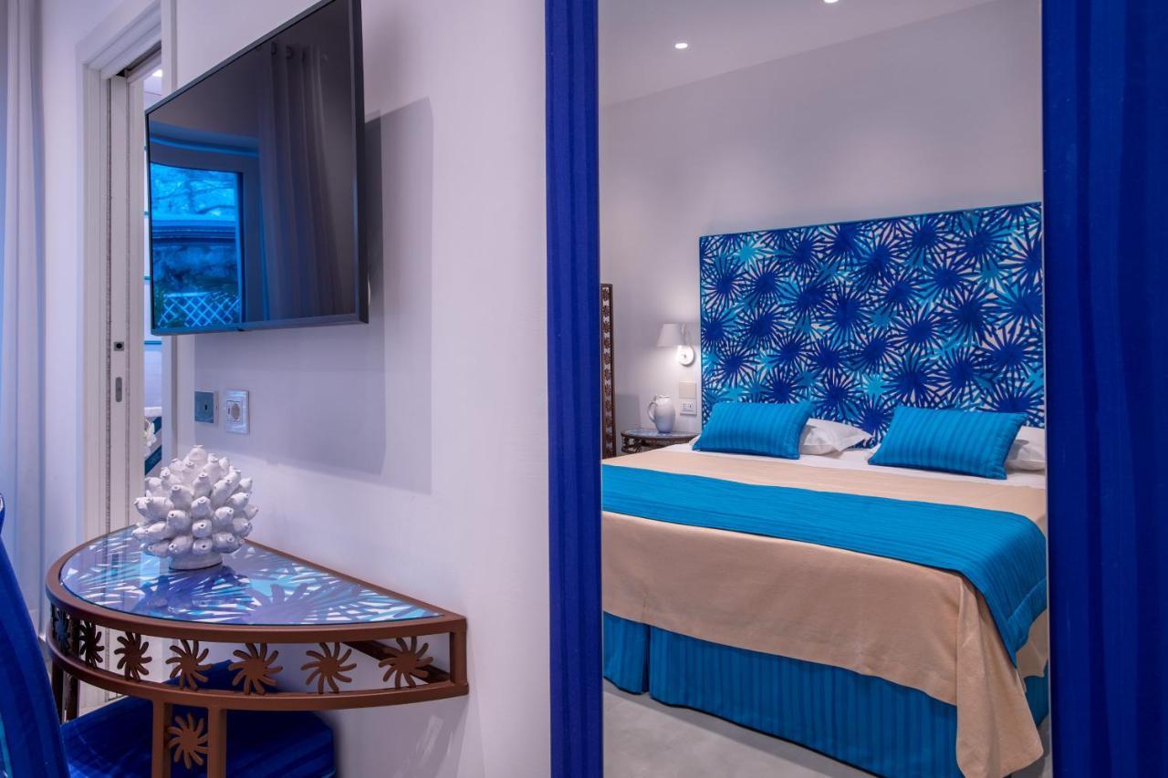 Luxury Del Maggiore - Sea Side, Beach, Garden, Parking Villa *