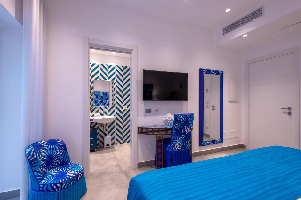 Luxury Del Maggiore - Sea Side, Beach, Garden, Parking Villa