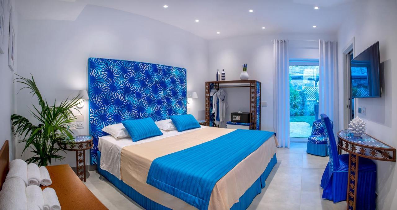 Villa Luxury Del Maggiore - Sea Side, Beach, Garden, Parking *