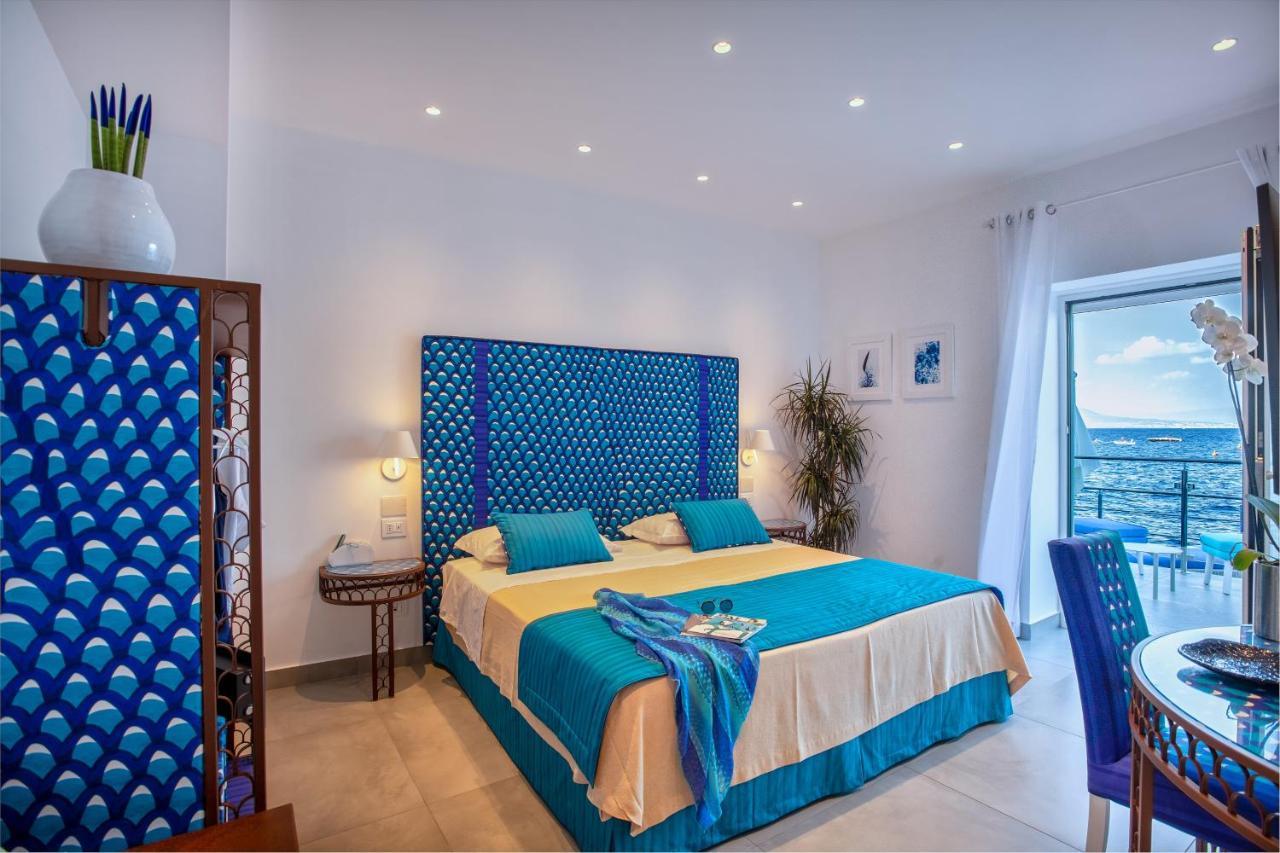 Luxury Del Maggiore - Sea Side, Beach, Garden, Parking Villa